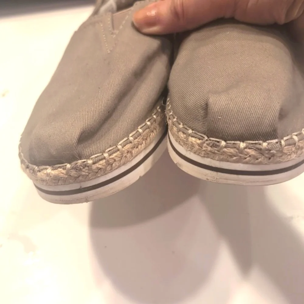 BOB'S By Skecher Memory Foam Gray Espadrilles Size 7